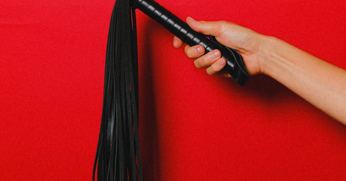 Roundup of Best Practices for Emotional Connection in Relationships